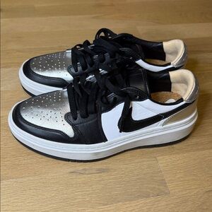 Nike Women's Sneakers Black Silver White